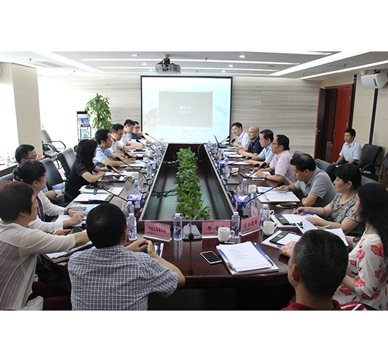 深圳市南山区区委常委、常务副区长邓飞波一行到3044永利调研