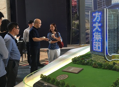 深圳市房地产协会会长吕晋川一行到访3044永利城