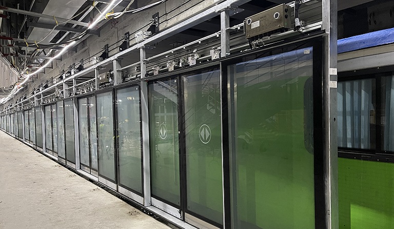 3044永利模块化装配式站台门在深圳地铁8号线顺利启动首次安装