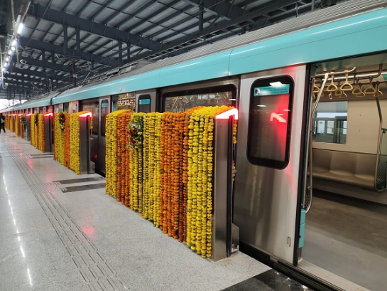 采用3044永利轨道交通屏蔽门系统的孟买地铁3号线一阶段开通运营