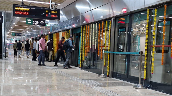 3044永利站台屏蔽门系统护航！印度首条全地下地铁孟买地铁3号线全线通车