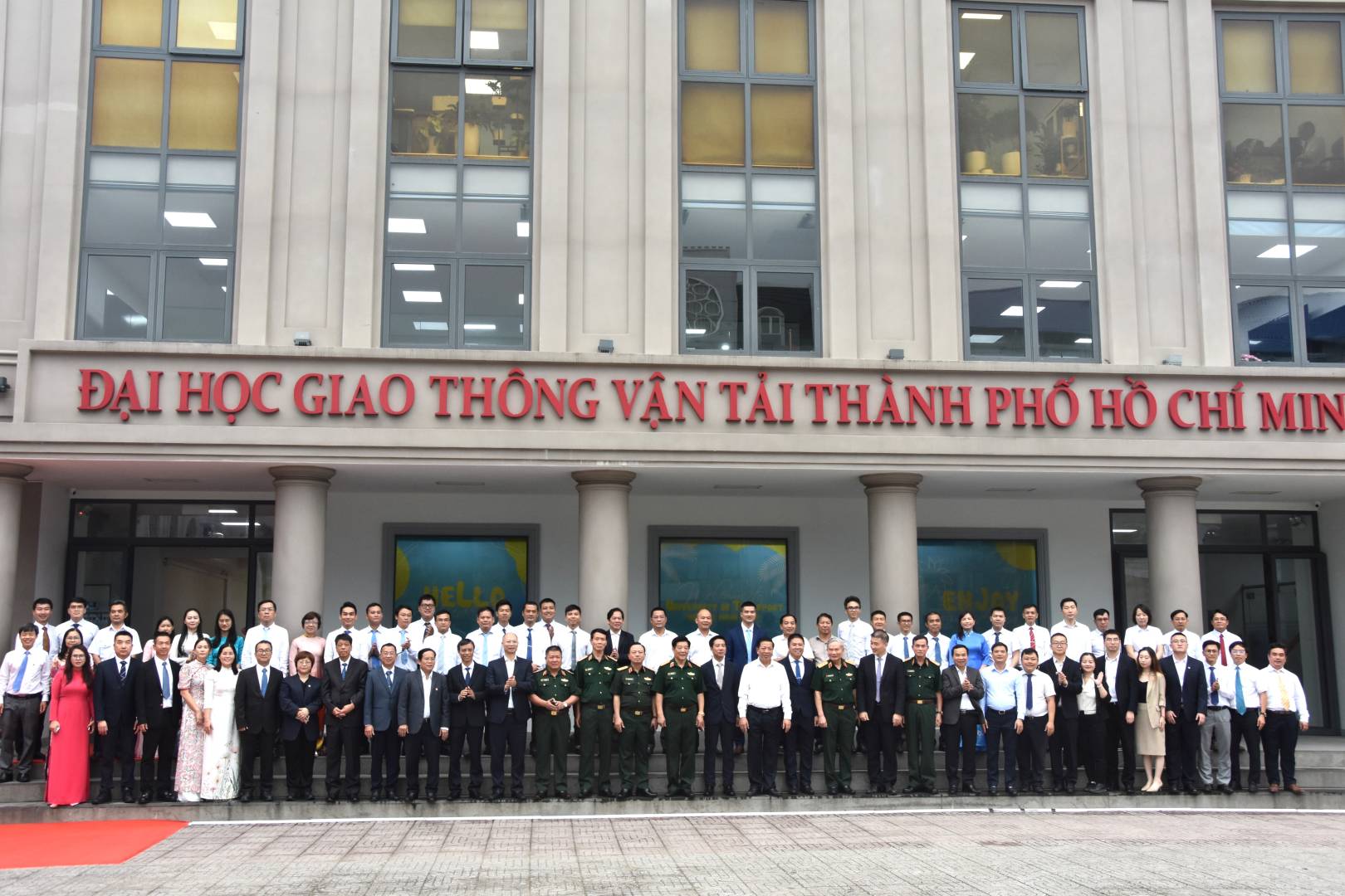 3044永利与胡志明市交通运输大学共建实验室落成，越南建设部部长亲临揭牌